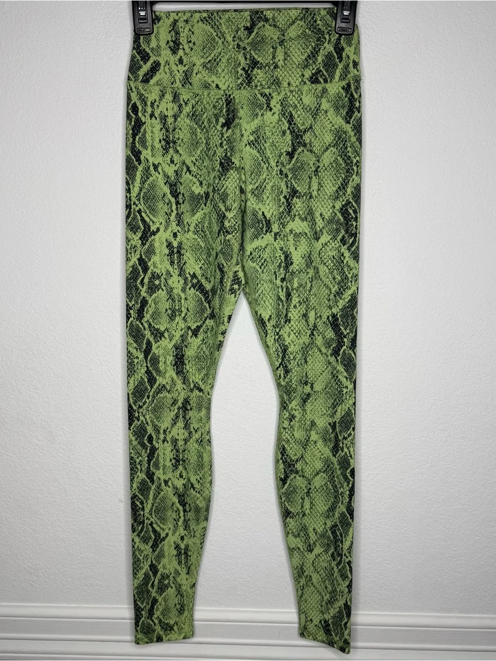 Alo Green Snakeskin Print High Waisted Leggings Size S